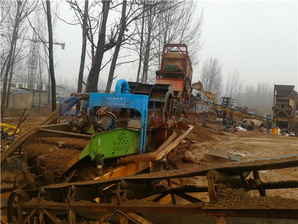 山東棗莊-細(xì)沙回收機(jī)現(xiàn)場(chǎng)27.jpg